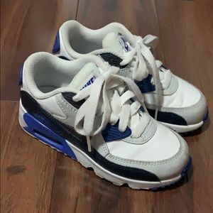 Little boys Nike Air Max